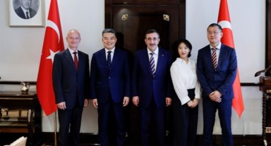 Cumhurbaşkanı Yardımcısı Yılmaz'a teknolojik ziyaret