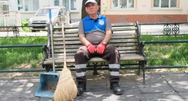 Depremde yaşadıkları acıyı Eskişehir'de unutmaya çalışıyorlar