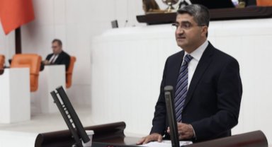 DEVA'lı Ekmen: Özel okullardaki fahiş artışlar durdurulmalı