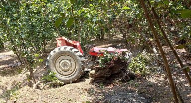 Düzce'de traktörün altında kaldı