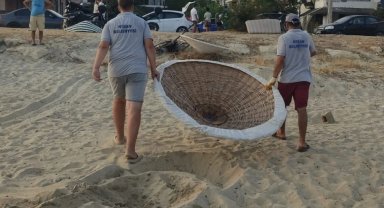 Erikli sahili'ndeki sabit şemsiyeler kaldırılıyor