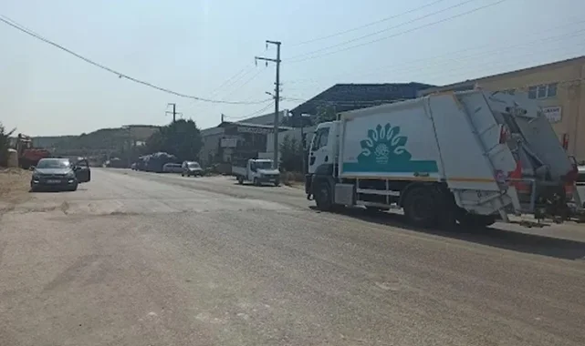 Geçit Mahallesi'ndeki bu kasis trafiği tehlikeye sokuyor