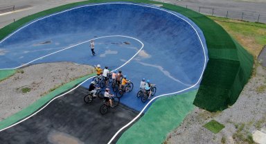 Geleceğin şampiyon pedalları Ayçiçeği Vadisi'nde keşfediyor