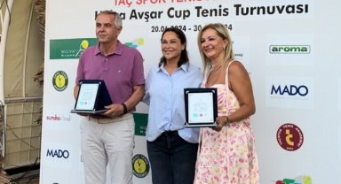Hülya Avşar Cup'ta ödül zamanı