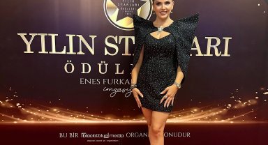 İlknur Özkuş'tan geceye damga vuran mesaj 