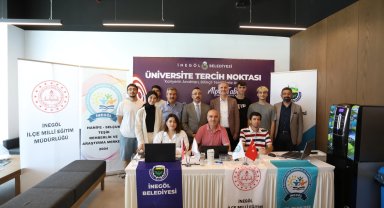 İnegöl'de protokol üyeleri üniversite adaylarına moral depoladı