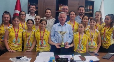 İpsalalı 'altın kızlar'dan Başkan Kerman'a ziyaret