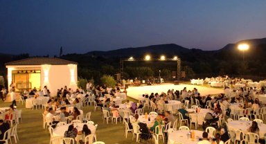 İzmir Güzelbahçe'de ilk düğün yapıldı