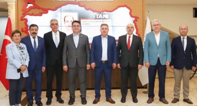 İzmirli rektörler Dokuz Eylül'de buluştu
