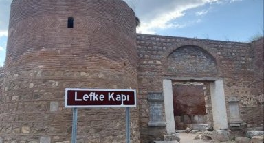İznik Lefke Kapı tarihi dokusunu koruyor
