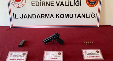 Jandarma Edirne'de tabanca ele geçirdi