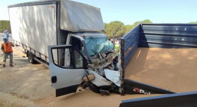 Kamyon buğday yüklü römorka çarptı: 3 ölü 1 yaralı