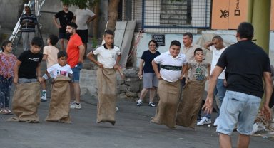 Karabağlar'ın sokakları neşe ve mutluluklar dolup taşıyor!
