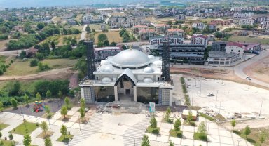 Kartepe Kent Meydanı Camii'nde hummalı çalışma