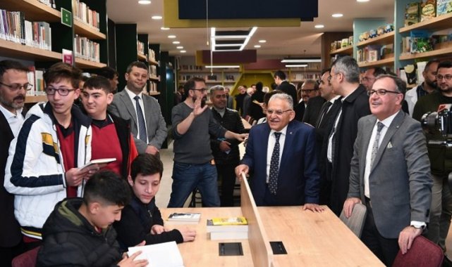 Kayseri Büyükşehir kütüphanelerine ziyaretçi akını