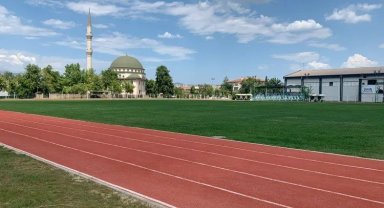 Kestel'de amatör futbolculara çim saha desteği