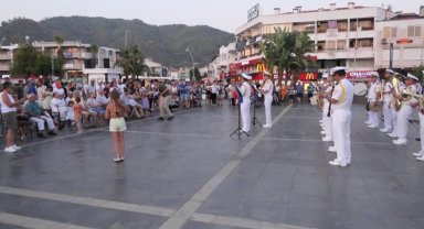 Kıbrıs Barış Harekatı'nın 50. yılında Marmaris'te sahnesiz konser!