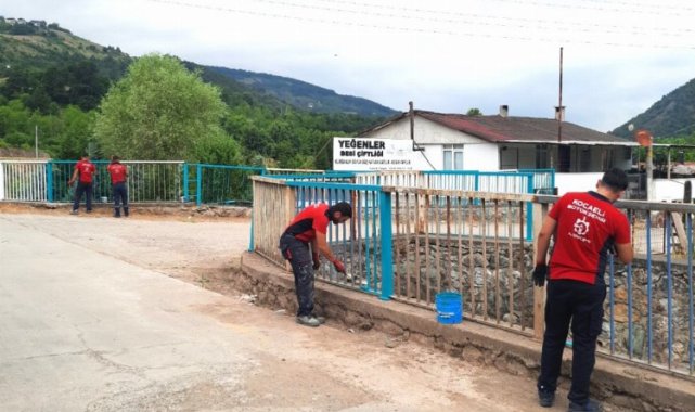 Kocaeli'de köprü korkulukları boyanıyor