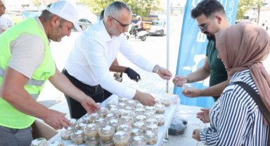 Kocaeli'den binlerce vatandaşa aşure ikramı