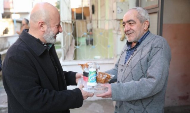Kocasinan'da evlere her gün 4 çeşit sıcak yemek gidiyor
