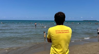 KOSKEM sahillerde 247 kişiyi hayata bağladı