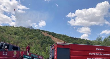 Manisa'da ormanlık alanda çıkan yangın söndürüldü