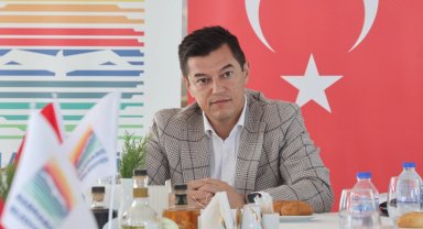 Marmaris Belediye Başkanı Ünlü'den basına vefa