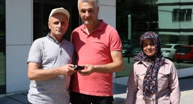 MASKİ personeli para dolu cüzdanı sahibine teslim etti