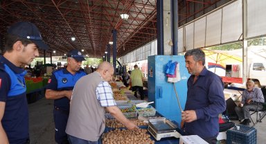 Melikgazi Belediyesi zabıta ekipleri pazar denetimi yaptı