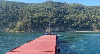 Mudanya'da karaya oturan gemi kurtarıldı