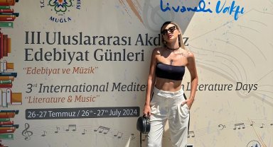 Nevide Çiçek Uluslararası Akdeniz Edebiyat Günleri'nde