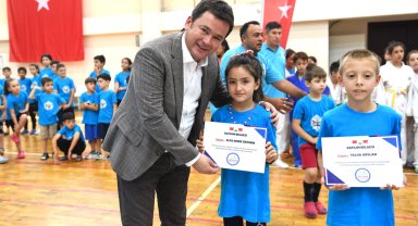 Osmangazi'de genç judo ve taekwondocular sertifikalarını aldı