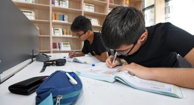 Osmangazili gençler Hasan Ali Yücel Kütüphanesi'ni çok sevdi