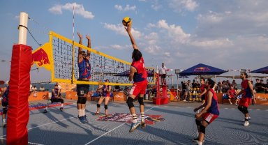 Red Bull Back Line heyecanı Mersin'de başladı