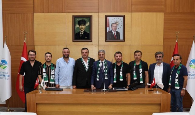 Sakaryaspor'un yeni yönetimininden Başkan Alemdar'a ziyaret