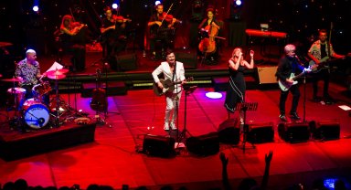 'Softcore' konser serisinin ilkine büyük beğeni