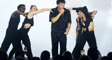 Ünlü isimler özel lansmanda Edis'le coştu