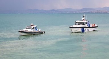 Van Gölü'nde deniz polisi devriyesi