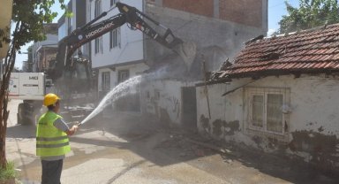 Yıldırım'da metruk binalara karşı çalışmalar devam ediyor