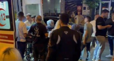 Yolun karşısına geçmeye çalışan kişiye otomobil çarptı