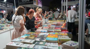 6. Edremit Kitap Fuarı dolu dolu geçiyor
