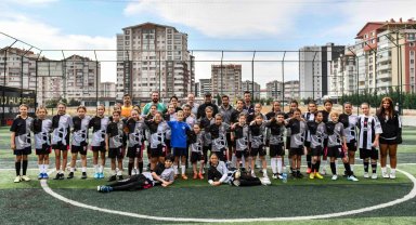 Ankara'da minik futbolcular için turnuva