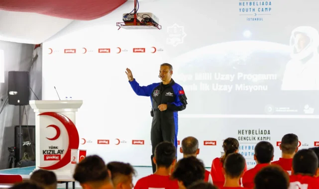 Astronot Gezeravcı depremzede öğrencilere ilham oldu