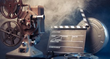 Bakan Ersoy duyurdu... Emeklilere sinema yüzde 30 indirimli