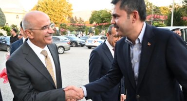 Bakan Kurum Malatya Büyükşehir Belediye Başkanı Sami Er'i ziyaret etti