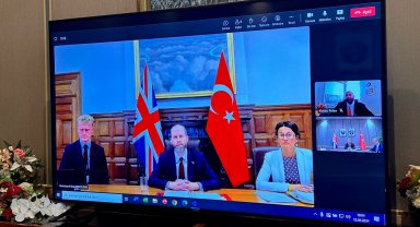 Bakanı Bolat, İngiliz mevkidaşı ile video konferansla görüştü