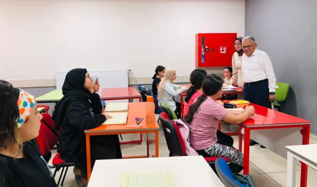 Başkan Büyükkılıç'tan KAYMEK Gençlik Merkezi'ne çat kapı ziyaret