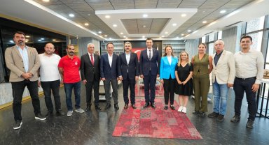 Başkan Ferdi Zeyrek DİSK'i konuk etti