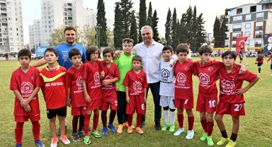 Başkan Uysal, 'Muhteşem zafer bize ilham kaynağı'