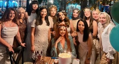 Bekarlığa veda partisinde coştular